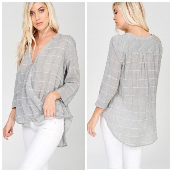 •3/4 Sleeve twisted hem tunic• - Picture 2 of 2